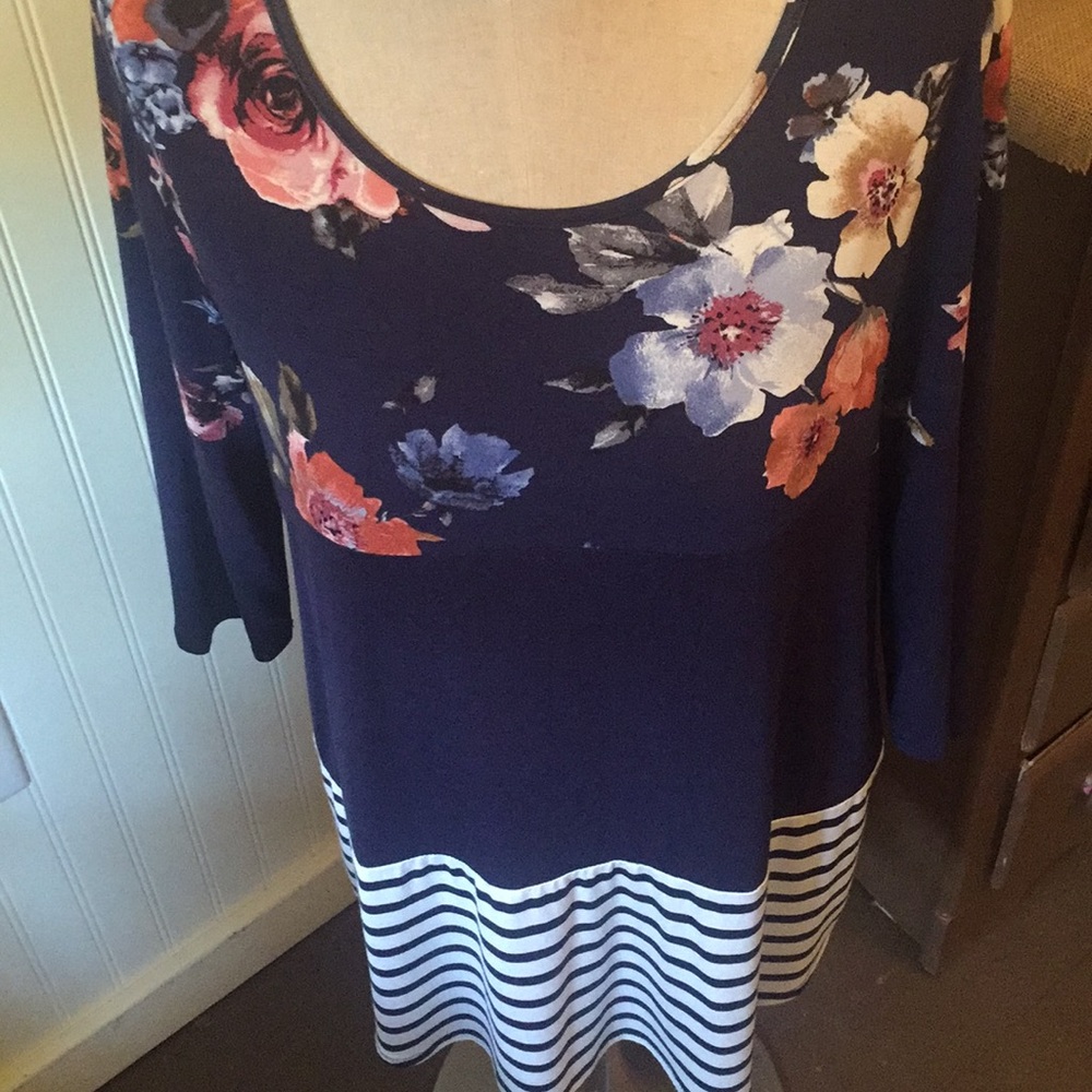Women's plus size top